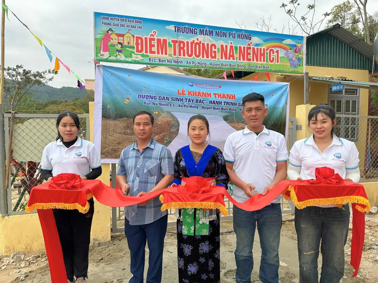 Hình ảnh minh họa việc tìm kiếm sự hỗ trợ và cộng đồng